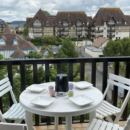 2 Pieces A Cabourg, Proche Et Thalasso, Balcon, Wifi, 4 Pers