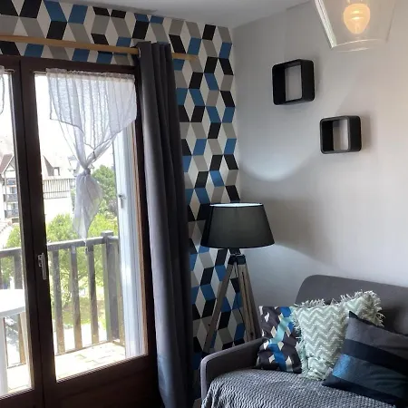 2 Pieces A Cabourg, Proche Et Thalasso, Balcon, Wifi, 4 Pers - Fr-1-487-315 Apartment *